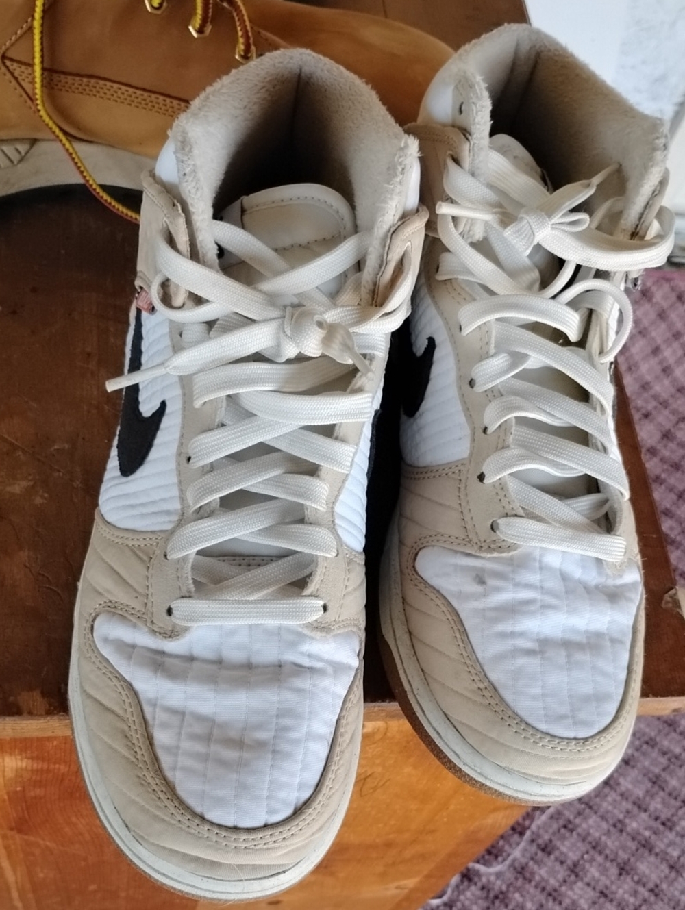 Men's Nike High-TopLeather Sneakers in White, Tan and Black Size 8.5